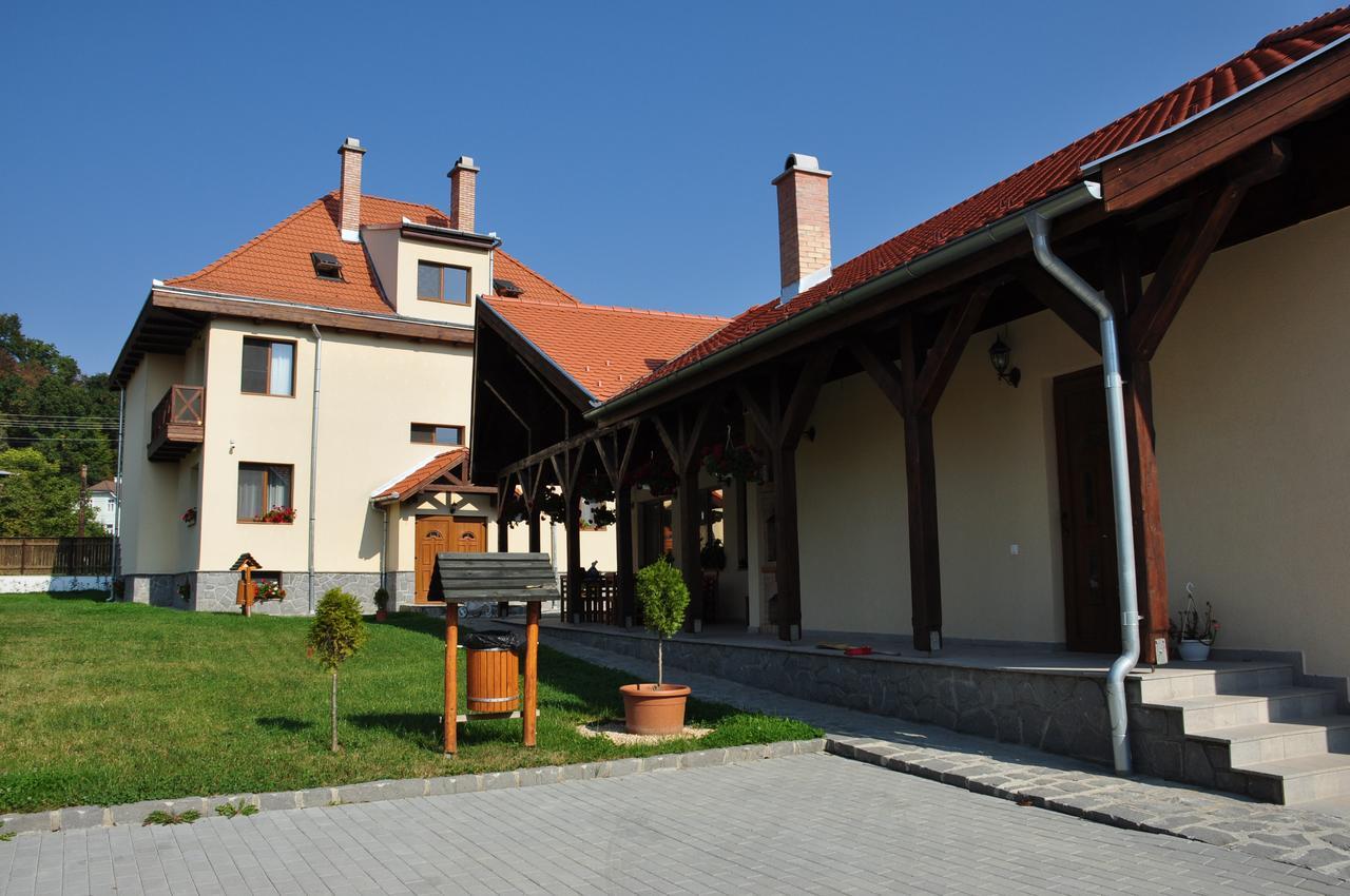 Vila Anna Malnas Bai Luaran gambar